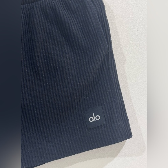 ALO Yoga Women's Black Athletic Shorts - Picture 5 of 6